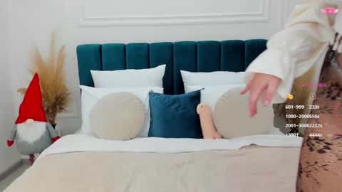 Snapshot of evastil chatting on 01.11.25 Eva online show from 01.11.25