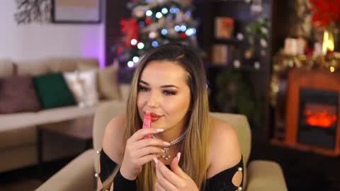 Snapshot of evasunderland chatting on 12.20.24 Eva online show from 12.20.24