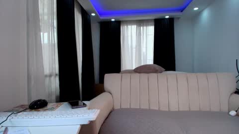 Snapshot of evasweet__ chatting on 02.23.26 EVA LUNA online show from 02.23.26