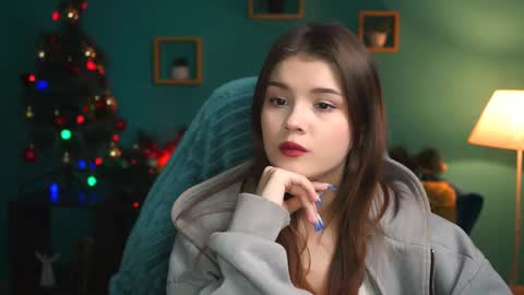 Snapshot of evathopson chatting on 12.08.24 Eva next stream - - 1600 UTC2000 online show from 12.08.24