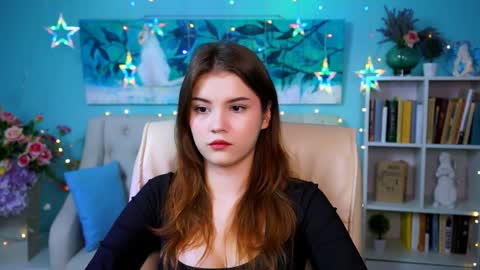 Snapshot of evathopson chatting on 12.12.24 Eva next stream - - 1600 UTC2000 online show from 12.12.24