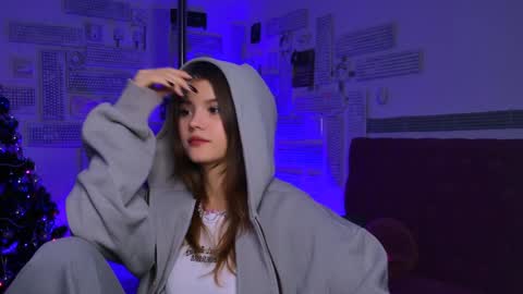 Snapshot of evathopson chatting on 01.09.25 Eva next stream - - 1600 UTC2000 online show from 01.09.25