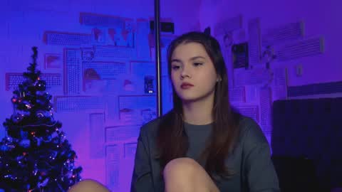 Snapshot of evathopson chatting on 01.19.25 Eva next stream - - 1600 UTC2000 online show from 01.19.25