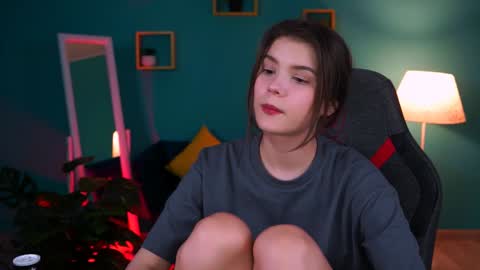 Snapshot of evathopson chatting on 01.24.25 Eva next stream - - 1600 UTC2000 online show from 01.24.25