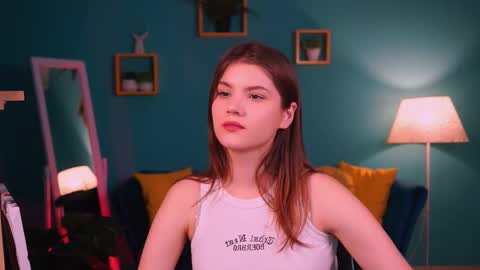 Snapshot of evathopson chatting on 02.09.25 Eva next stream - - 1600 UTC2000 online show from 02.09.25