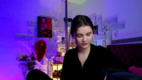 Snapshot of evathopson chatting on 02.13.25 Eva next stream - - 1600 UTC2000 online show from 02.13.25