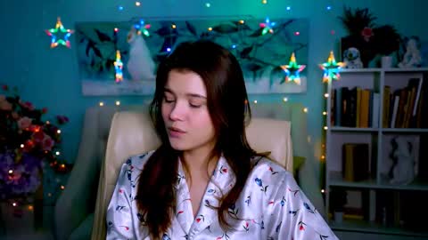 Snapshot of evathopson chatting on 03.04.25 Eva next stream - - 1600 UTC2000 online show from 03.04.25