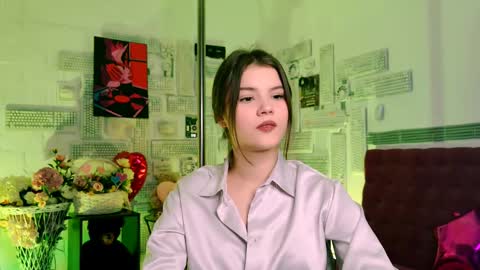 Snapshot of evathopson chatting on 03.08.25 Eva next stream - - 1600 UTC2000 online show from 03.08.25