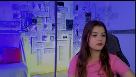 Snapshot of evathopson chatting on 10.02.25 Eva next stream - - 1600 UTC2000 online show from 10.02.25