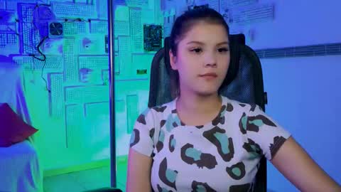 Snapshot of evathopson chatting on 11.05.25 Eva next stream - - 1600 UTC2000 online show from 11.05.25