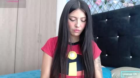 Snapshot of evatits_1 chatting on 09.11.25 Eva Carter online show from 09.11.25