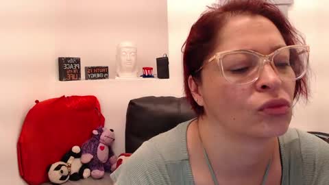 Eva Twiss online show from 05.25.26