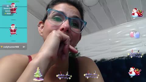 Snapshot of evawilliams_ chatting on 12.19.24 Eva online show from 12.19.24