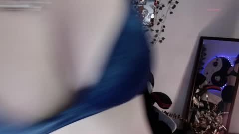 Eve Blue  friends. IG eve blue77 TW EveBlue 1 OF eveblue7 online show from 05.24.26