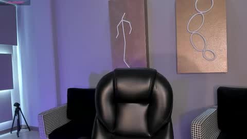 Snapshot of evebenson chatting on 11.10.25 Eve online show from 11.10.25