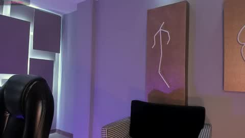 Snapshot of evebenson chatting on 11.11.25 Eve online show from 11.11.25