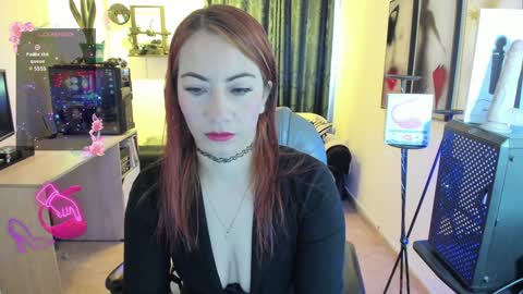 Snapshot of evee_e chatting on 01.25.25 Evee online show from 01.25.25