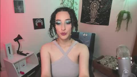 Snapshot of evee_uwu chatting on 11.27.25 Eve Jane online show from 11.27.25