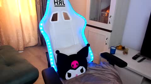 eveeevian online show from 01.13.25