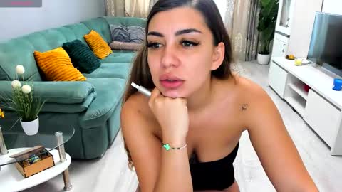 eveeevian online show from 09.13.25