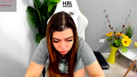 eveeevian online show from 04.23.26