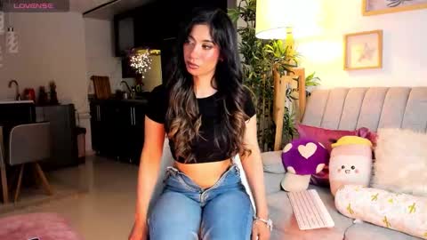 Snapshot of eveekendal_ chatting on 11.13.25 Eve online show from 11.13.25