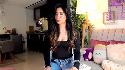 Snapshot of eveekendal_ chatting on 11.19.25 Eve online show from 11.19.25