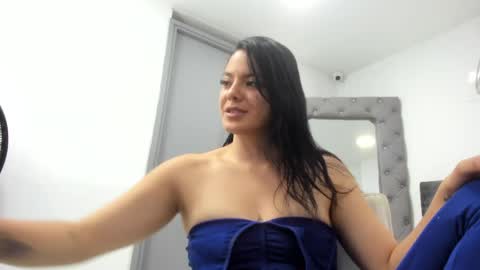 evelin__thompsson online show from 05.13.26