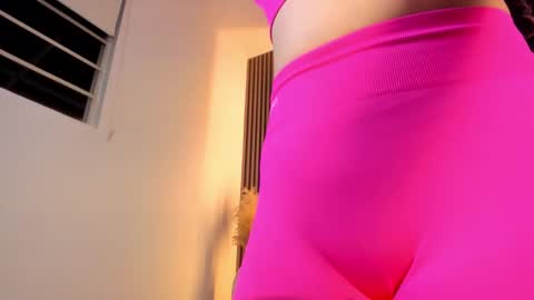 Snapshot of evelin_lopezz chatting on 10.16.25 E V E L I N online show from 10.16.25