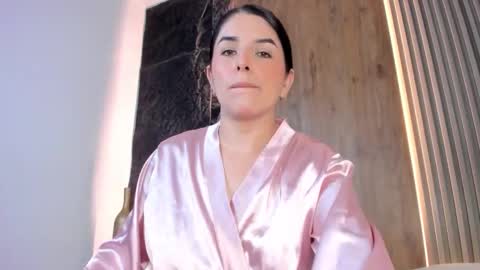 E V E L I N online show from 11.23.25