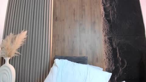 E V E L I N online show from 03.11.26