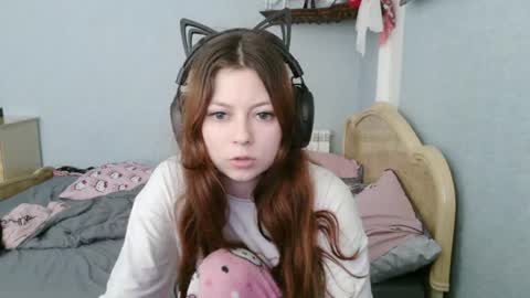 Snapshot of evelinamercer chatting on 07.07.26 Alice 3 online show from 07.07.26