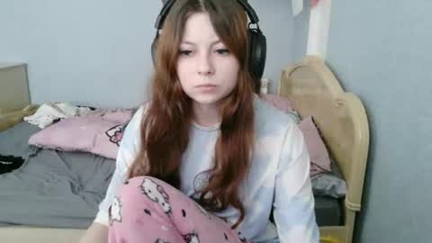Snapshot of evelinamercer chatting on 07.10.26 Alice 3 online show from 07.10.26