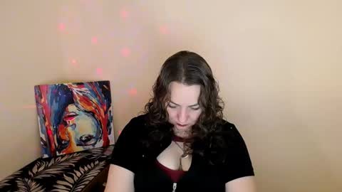 Snapshot of evelineli chatting on 10.07.25 Lydia online show from 10.07.25