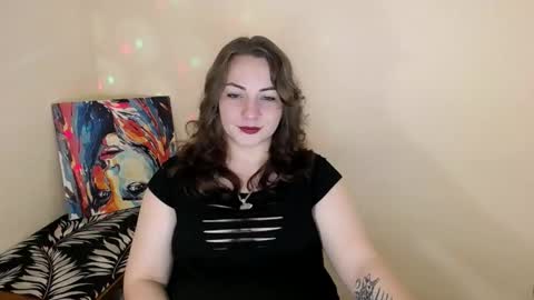 Snapshot of evelineli chatting on 10.16.25 Lydia online show from 10.16.25