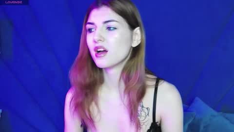 Snapshot of evelisse chatting on 12.20.25 Eve online show from 12.20.25