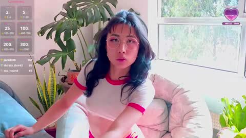 Snapshot of evelyn_chelle chatting on 01.07.25 Im Eve or Chelle Next Stream 191224 online show from 01.07.25