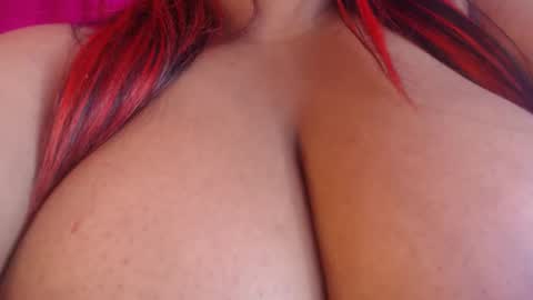 Evelyn Sandoval online show from 11.25.25