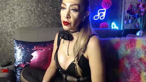 Snapshot of evelynagrey chatting on 01.08.25 EvelynaGrey online show from 01.08.25