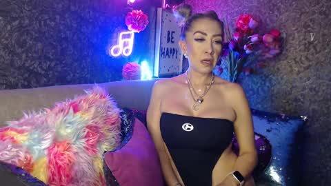 Snapshot of evelynagrey chatting on 01.18.25 EvelynaGrey online show from 01.18.25