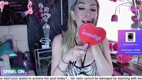 EvelynaGrey online show from 04.30.26