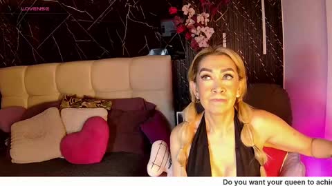 Snapshot of evelynagrey chatting on 05.15.26 EvelynaGrey online show from 05.15.26