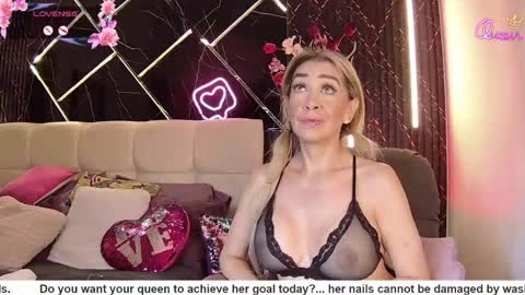 Snapshot of evelynagrey chatting on 05.15.26 EvelynaGrey online show from 05.15.26
