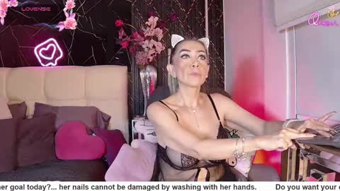 Snapshot of evelynagrey chatting on 05.18.26 EvelynaGrey online show from 05.18.26