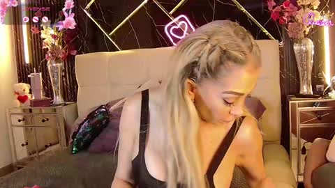 Snapshot of evelynagrey chatting on 05.22.26 EvelynaGrey online show from 05.22.26