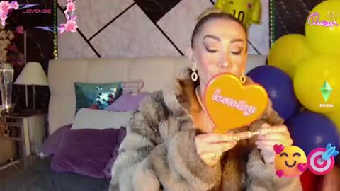 Snapshot of evelynagrey chatting on 07.10.26 EvelynaGrey online show from 07.10.26