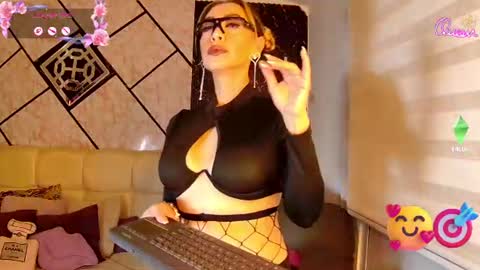 Snapshot of evelynagrey chatting on 07.21.26 EvelynaGrey online show from 07.21.26