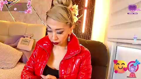 Snapshot of evelynagrey chatting on 07.26.26 EvelynaGrey online show from 07.26.26
