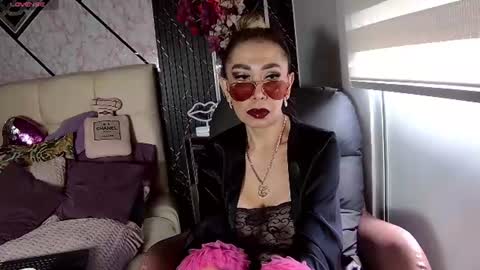 Snapshot of evelynagrey chatting on 07.28.26 EvelynaGrey online show from 07.28.26