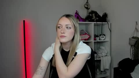 evelynblond online show from 04.02.26